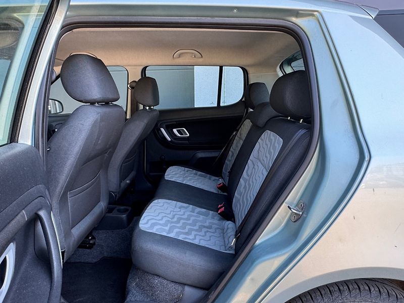Škoda Fabia (2010) 1.2 HTP - fotka 11 z 25