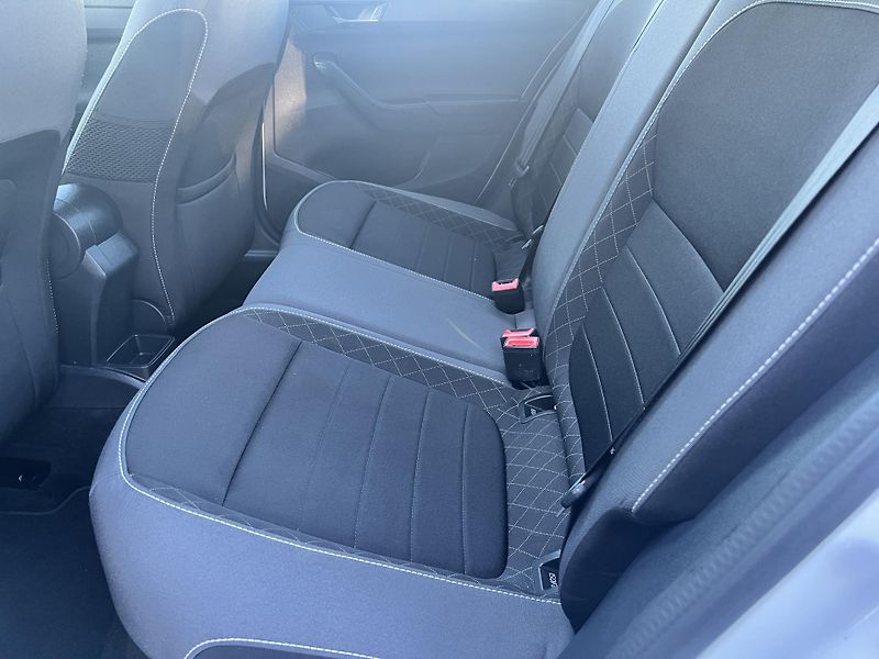 Škoda Fabia Drive 1.0TSi 81kw DSG TEMPOMAT - fotka 26 z 46