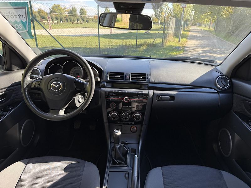 Mazda 3 1.6 Sport Active - fotka 24 z 28