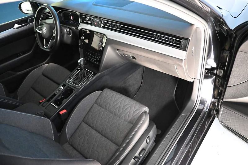 Volkswagen Passat (2023) 2.0 LED DSG ACC VIRTUAL Kamera - fotka 10 z 31