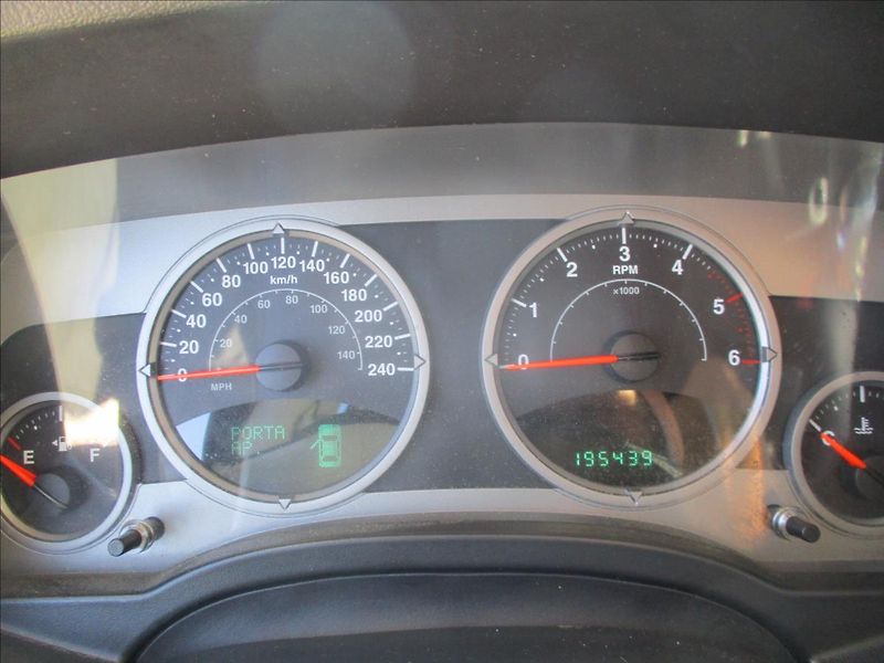 Jeep Compass 2,0 CRD 103kw AWD Limited bez - fotka 15 z 26