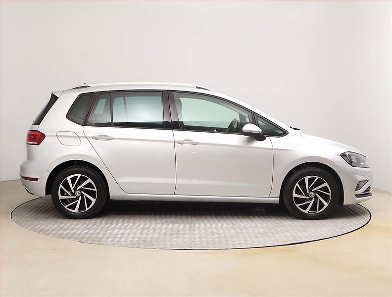 Volkswagen Golf Sportsvan (2019) 1.5 TSI, Navi, Tempomat - fotka 6 z 20