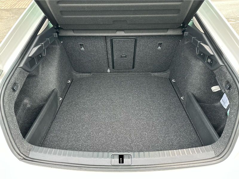 Škoda Octavia 1,5 TSI / 110 kW TOP Selection - fotka 13 z 25
