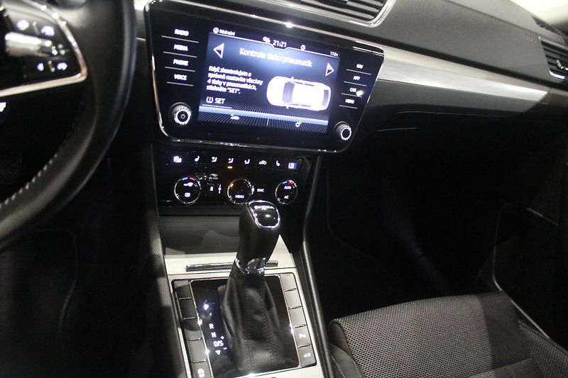 Škoda Superb (2023) 10kW,Tažné,Nez. topení,Matrix - fotka 22 z 30