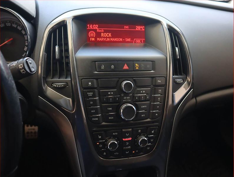 Opel Astra (2013) 1.7 CDTI, Serv.kniha, Tempomat - fotka 12 z 16