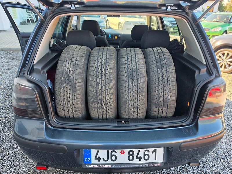 Volkswagen Golf (2001) 1.9 TDI Zimáky - fotka 16 z 22