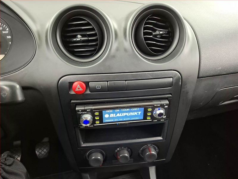Seat Ibiza (2005) 1.2 12V, nová STK, dobrý stav - fotka 12 z 13