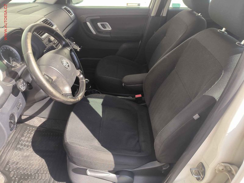 Škoda Fabia (2008) 1.4 16V, ČR, Elegance, AC - fotka 9 z 15