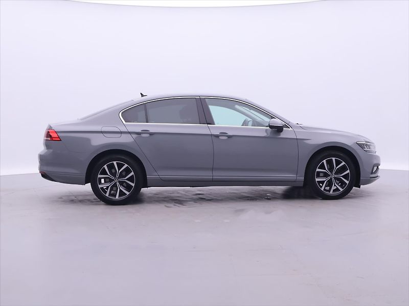 Volkswagen Passat 1,5 TSI DSG Business CZ DPH - fotka 8 z 30