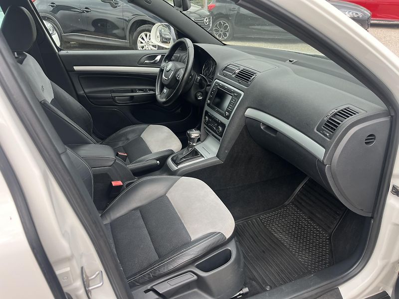 Škoda Octavia (2010) 2.0 TSi 147KW DSG RS - fotka 14 z 19