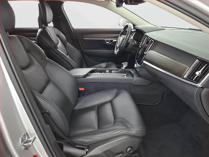 Volvo V90 (2017) Cross Country - fotka 9 z 23