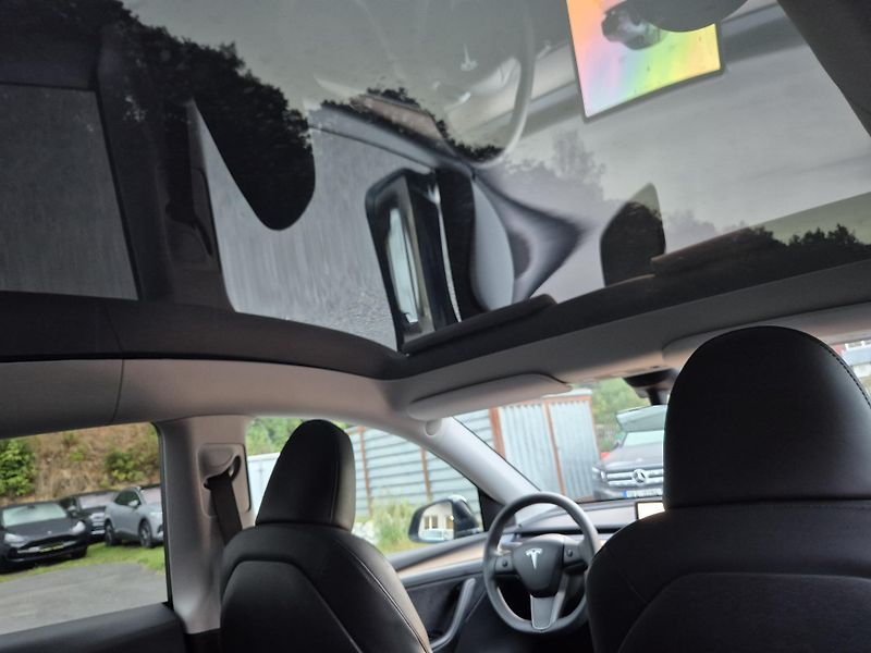 Tesla Model Y RWD 235kw 95,3 % - fotka 45 z 49