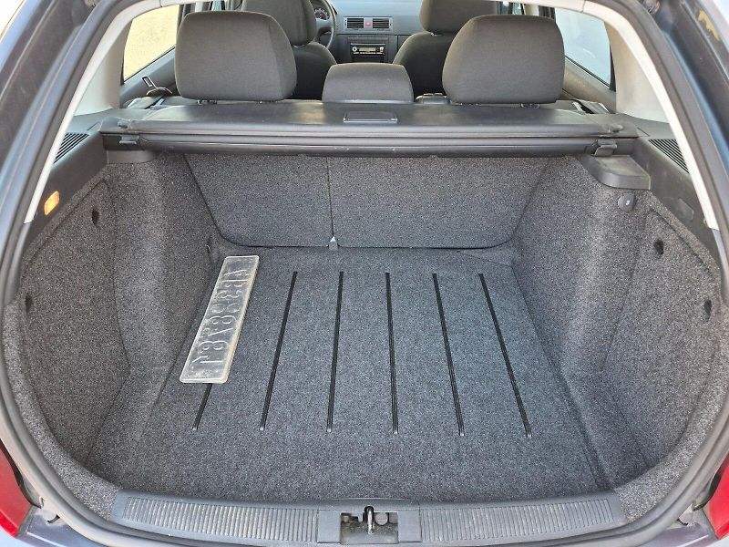 Škoda Fabia (2006) Ambiente 1.2 HTP 47kW Combi - fotka 19 z 22
