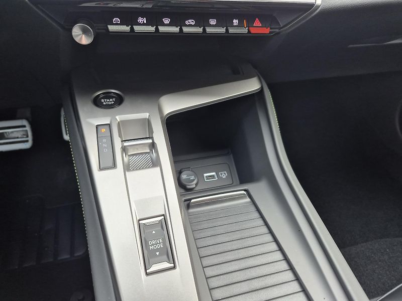 Peugeot 308 (2026) SW GT Elektro115 kW/156k 58kWh - fotka 22 z 26
