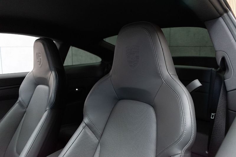 Porsche 911 992 CARRERA 4*BLACK PAKET*DPH* - fotka 15 z 37