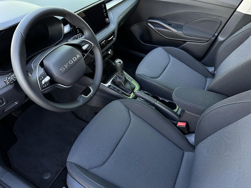 Škoda Fabia 1.0TSi Selection 95PS LED V.Co - fotka 10 z 37