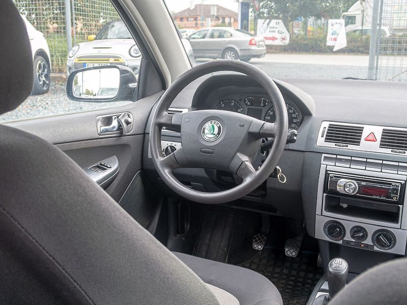 Škoda Fabia (2004) 1.9SDI 47KW - KLIMA - fotka 12 z 34