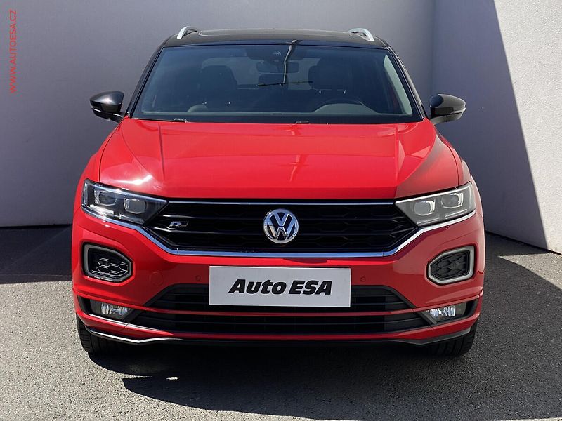 Volkswagen T-Roc (2019) 1.5 TSi, R-Line, LED, panor - fotka 2 z 18