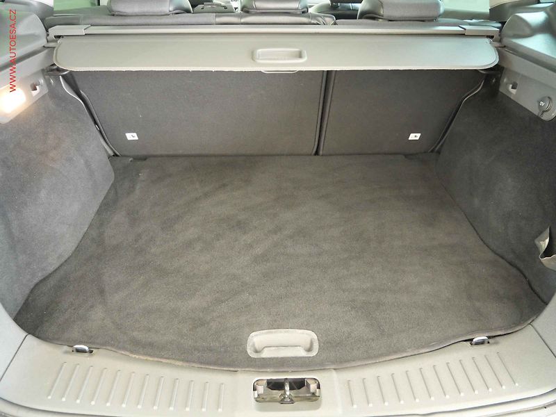 Ford Kuga (2011) 2.0 TDCi 4x4, Navigace - fotka 7 z 22
