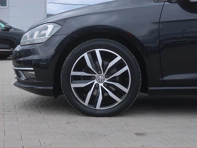 Volkswagen Golf (2017) Highline 1.6 TDI, Automat - fotka 15 z 20