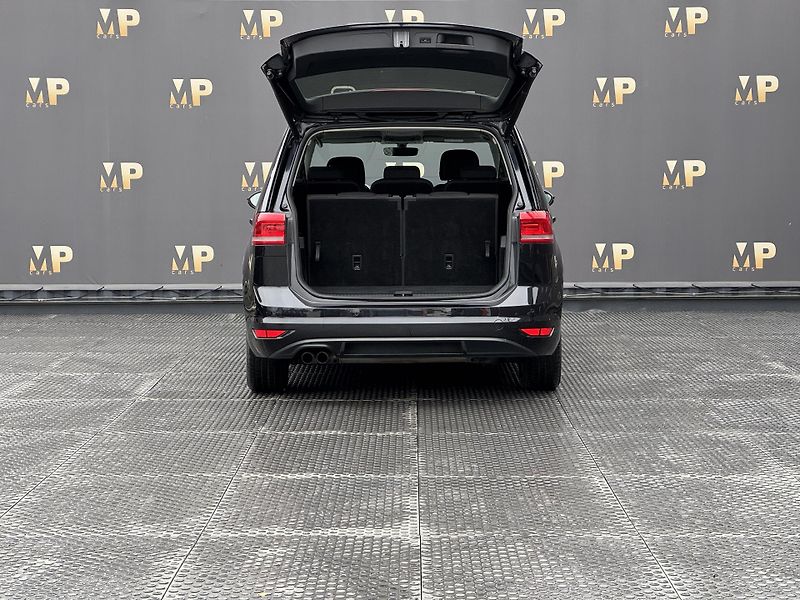 Volkswagen Touran (2017) 1.4TSi Highline 7míst RZV - fotka 9 z 48