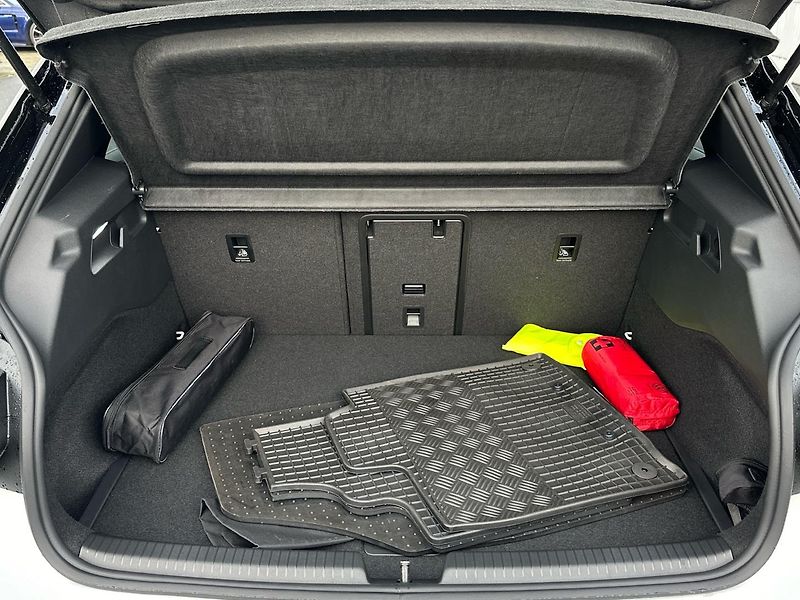 Volkswagen ID.3 (2025) Pro S People 150kW, 79kWh - fotka 15 z 21