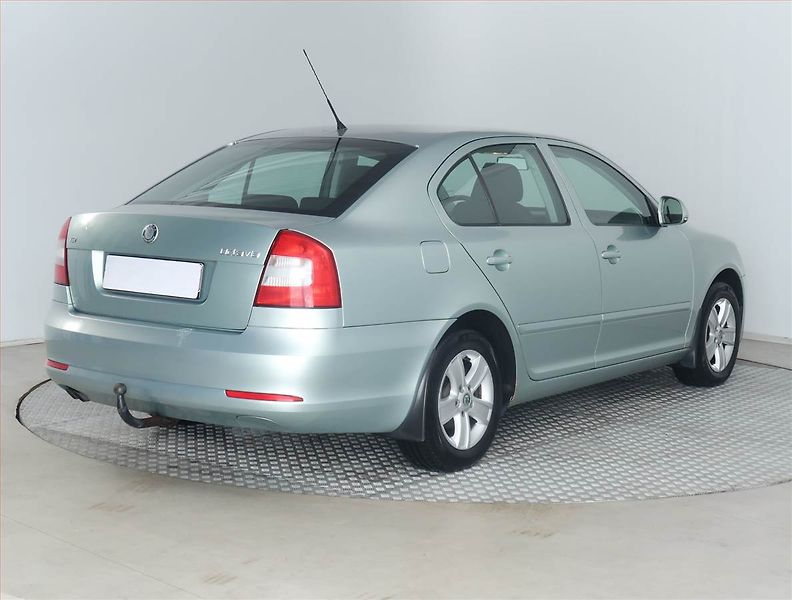 Škoda Octavia (2009) Ambiente 1.4 TSI, nová STK - fotka 5 z 15