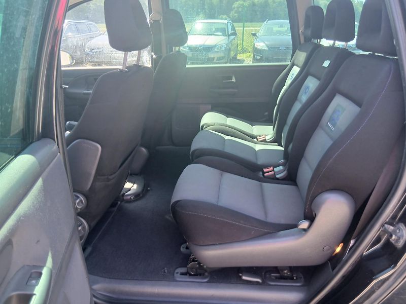Volkswagen Sharan 2.0 TDI, 7 míst, tažné - fotka 25 z 35