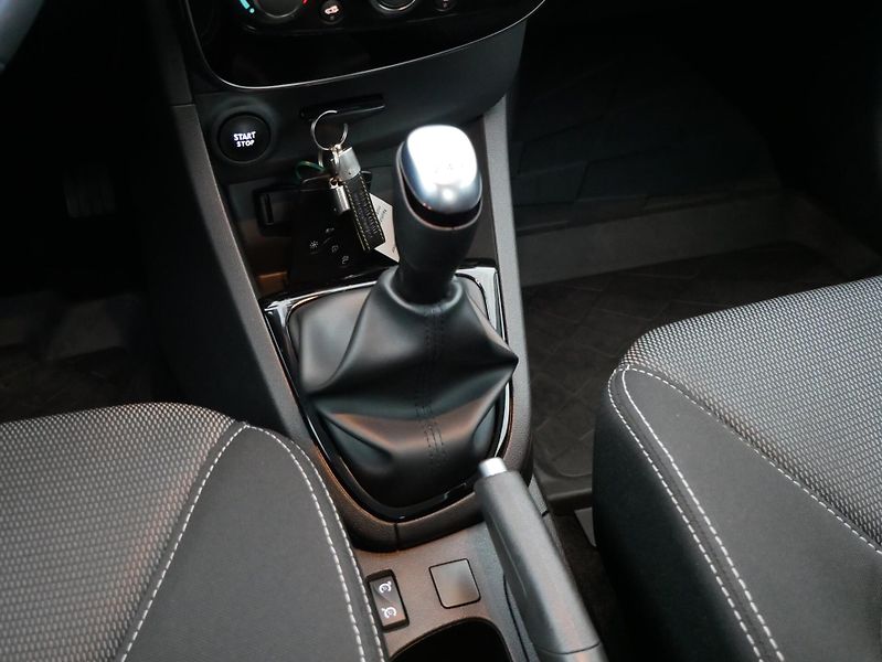 Renault Clio - fotka 21 z 24