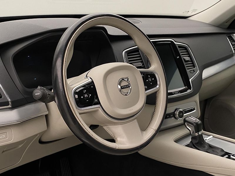 Volvo XC90 D5 AWD MOMENTUM AUT CZ 7míst - fotka 18 z 50