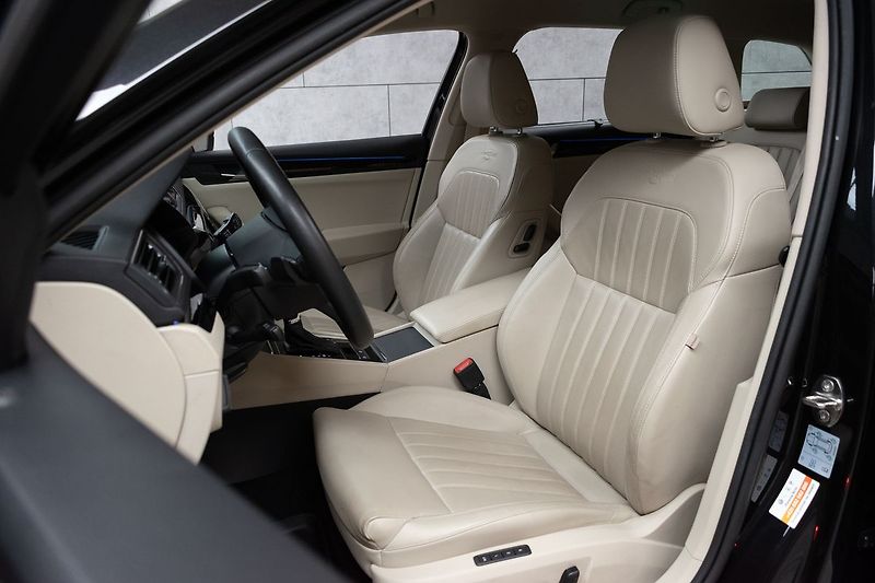 Škoda Superb 2.0 TSI 206kW L&K 4x4*TAŽNÉ*ČR - fotka 11 z 48