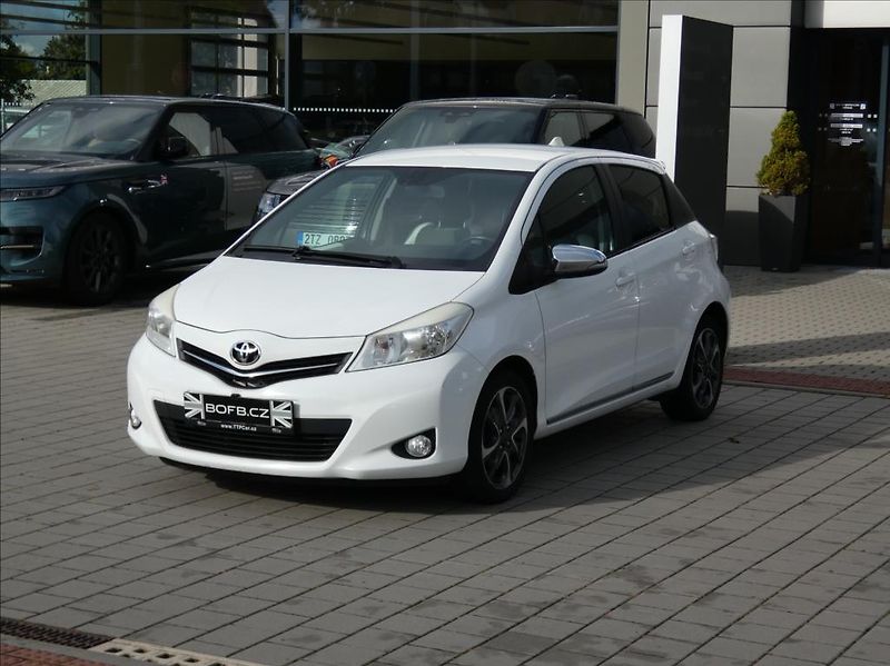Toyota Yaris 1,3 1.33 VVT-i Trend,ČR,kamera - fotka 3 z 33