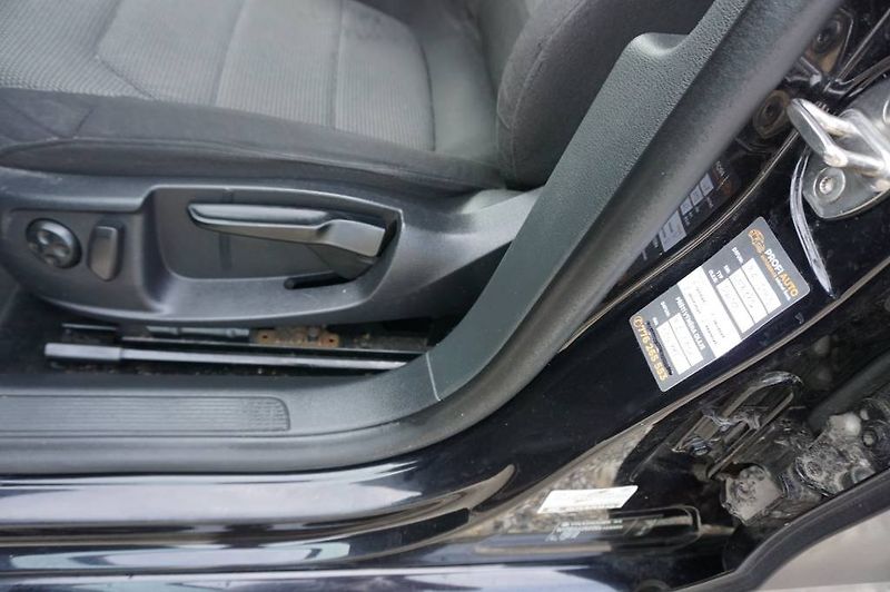 Volkswagen Passat (2014) 2,0 Comfort - fotka 10 z 34