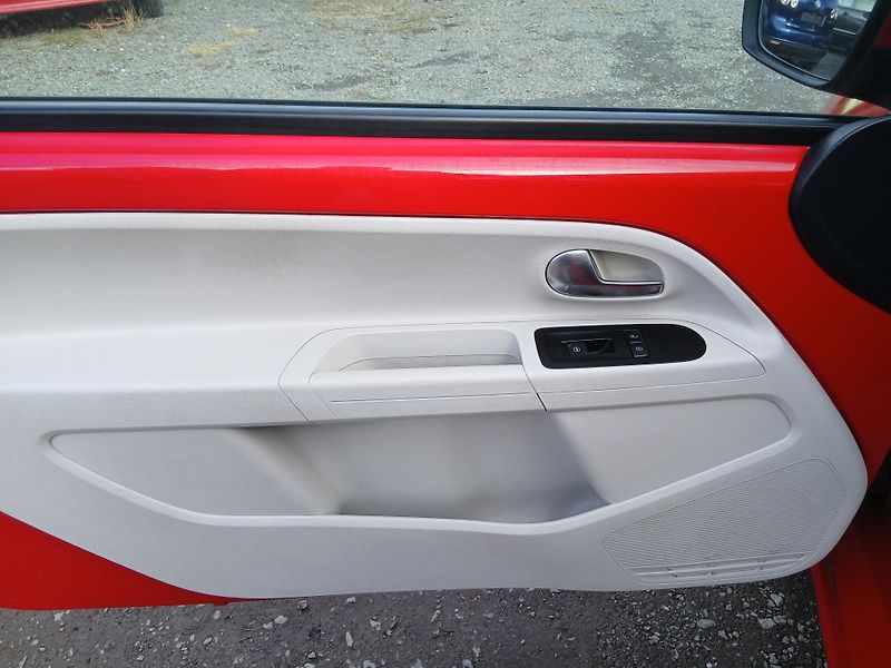 Volkswagen up! 1.0, 44 kW - fotka 18 z 33