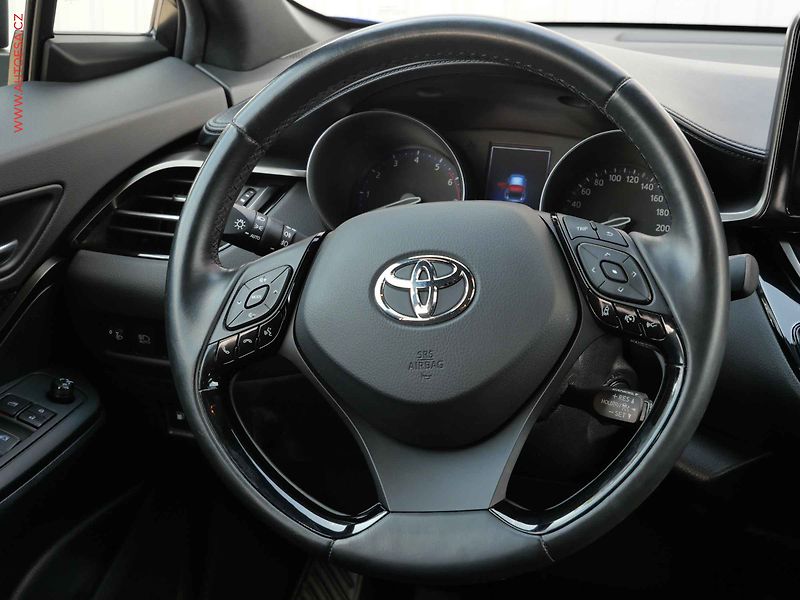 Toyota C-HR (2017) 1.2 T, 1.maj,ČR, Active - fotka 11 z 27