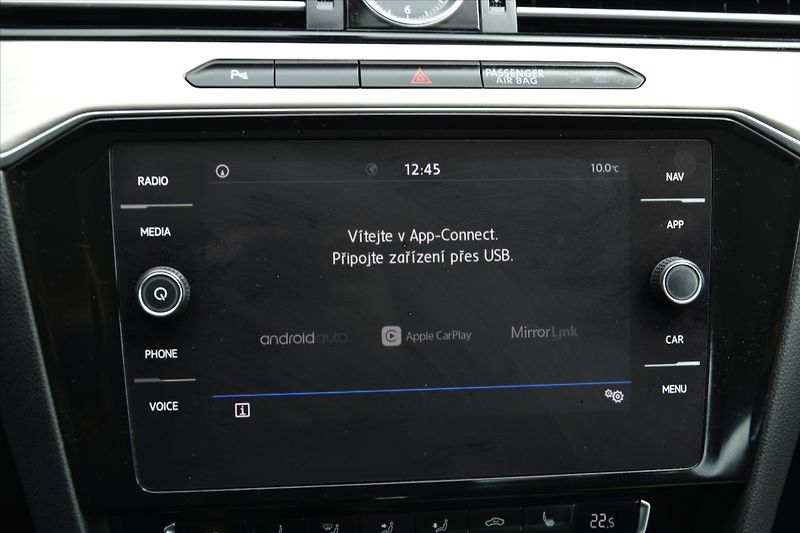 Volkswagen Passat 2.0TDi 110kW DSG LED HIGHLINE - fotka 20 z 27