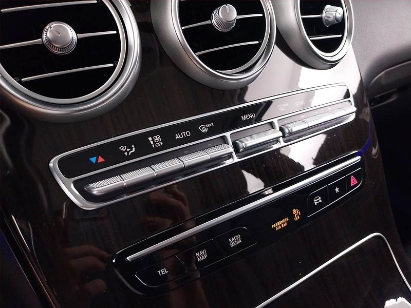 Mercedes-Benz GLC (2022) 300 d 4MATIC - fotka 18 z 24
