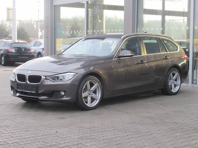 BMW Řada 3 (2013) 330d 190KW xDrive! - fotka 3 z 26