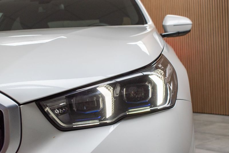 BMW Řada 5 540d xDrive ///M*HK*ČR*ZÁRUKA - fotka 54 z 58