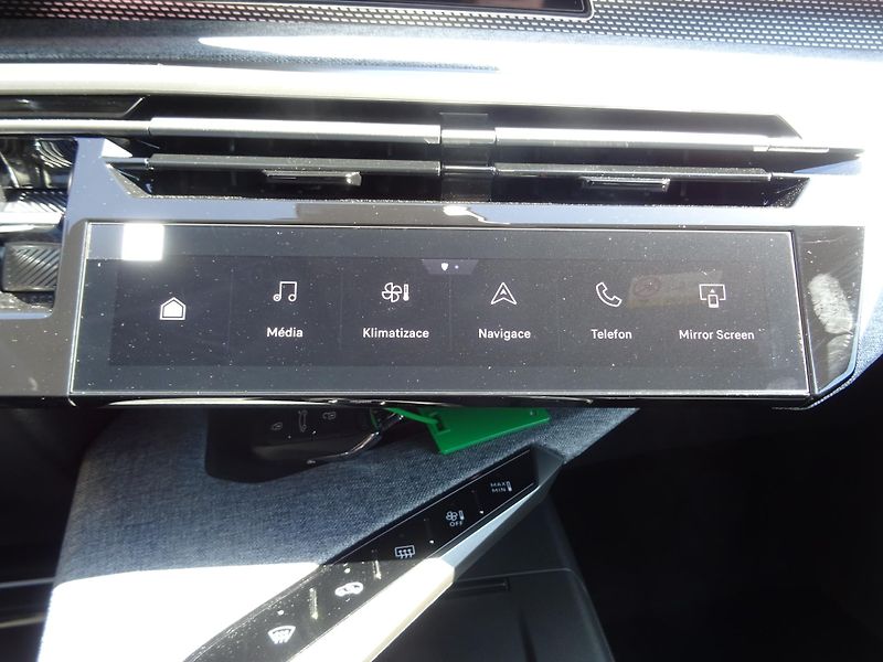 Peugeot 3008 (2026) GT Elektromotor 157kW / 210k - fotka 36 z 51