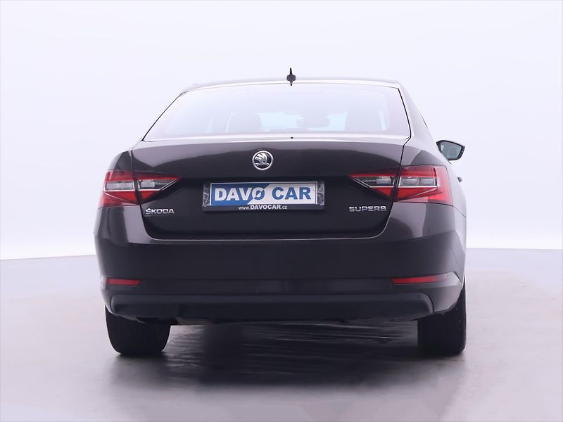 Škoda Superb 2,0 TDI 110kW Style CZ - fotka 6 z 39