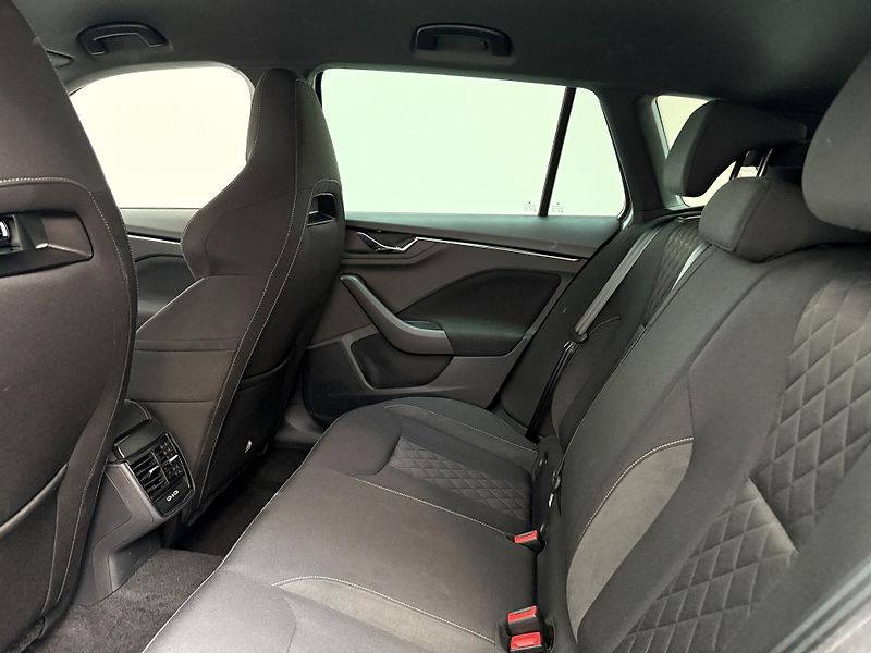 Škoda Kamiq 1.5 TSI 110 kW Style - fotka 11 z 12