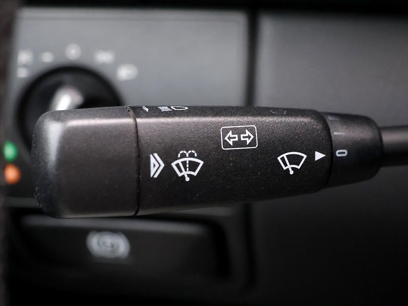 Mercedes-Benz CLK 5.4 i 255kW 55 AMG Aut. - fotka 18 z 38