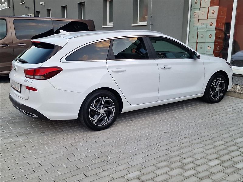 Hyundai i30 1.0 T-GDI Smart Kombi,ČR,1Maj - fotka 11 z 50