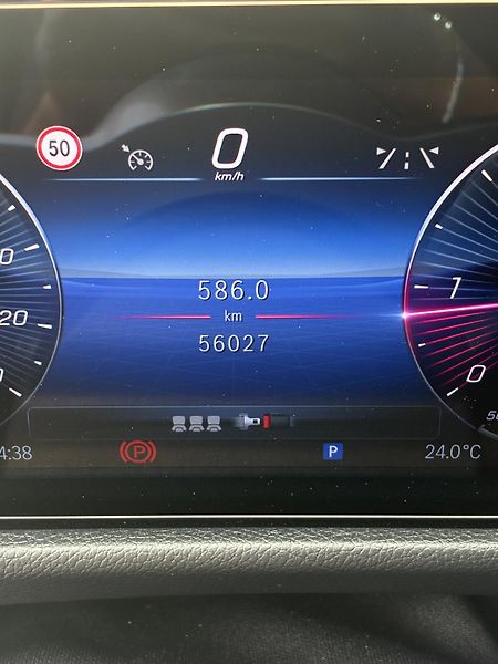 Mercedes-Benz GLB (2024) 200d  - fotka 13 z 14