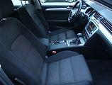Volkswagen Passat (2017) 2.0 TDI, Automat, Serv.kniha - náhled 9