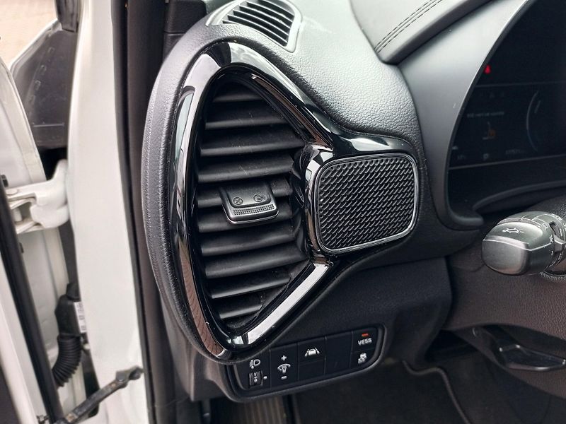 Kia e-Soul (2020) 150 kw - baterie 64 kwh - fotka 14 z 16