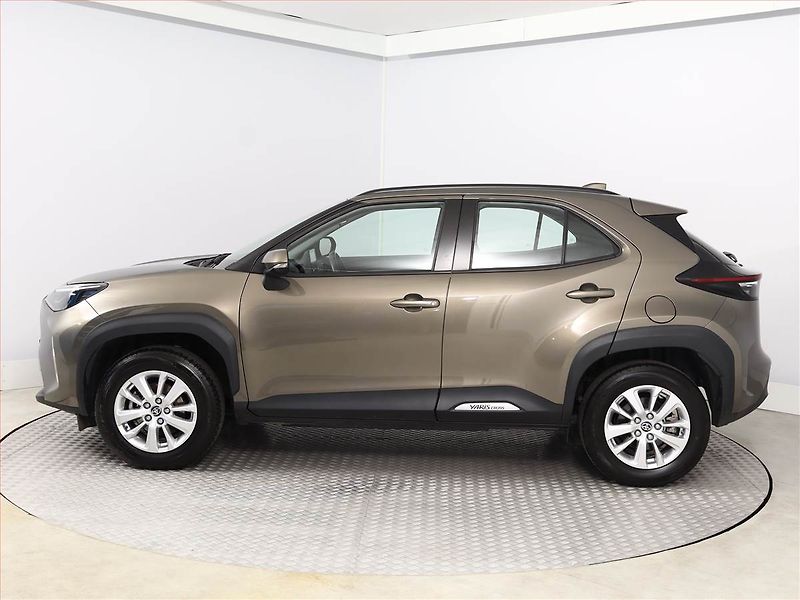Toyota Yaris Cross (2024) Comfort 1.5 VVT-iE E-Four - fotka 3 z 15