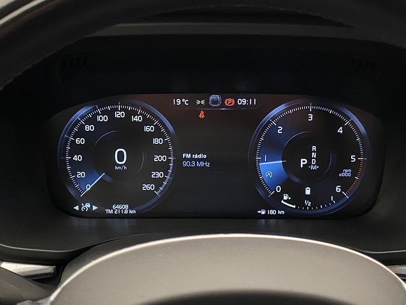 Volvo XC60 B5 AWD INSCRIPTION AUT  - fotka 26 z 51
