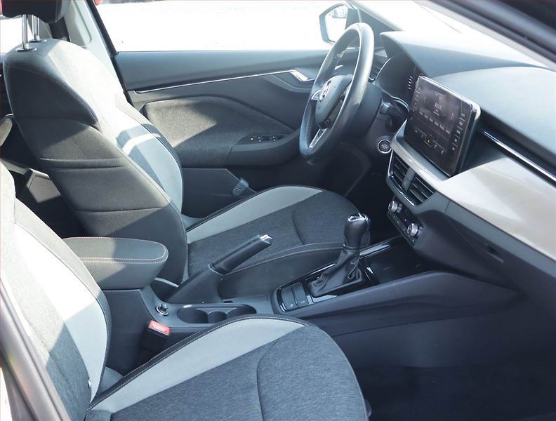 Škoda Scala (2019) 1.0 TSI, Automat, Navi - fotka 9 z 22